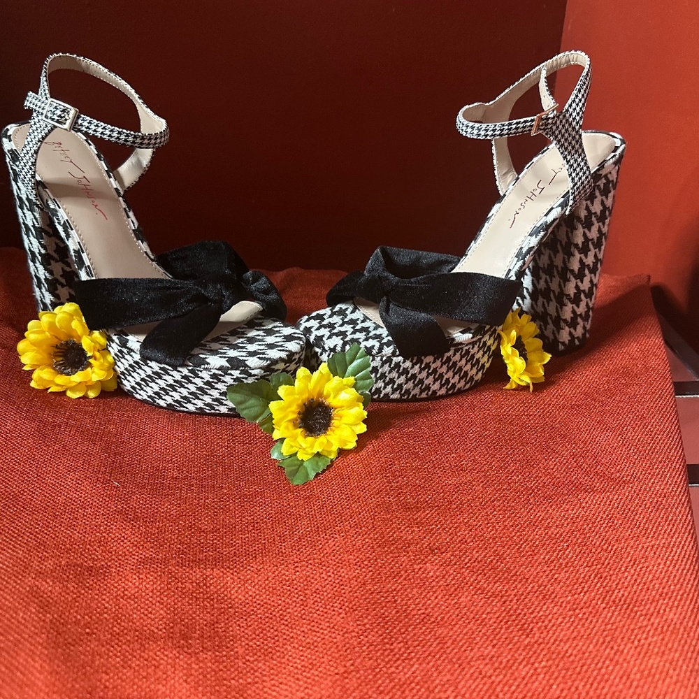 Betsey Johnson Houndstooth